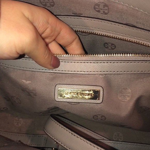 Tory Burch Robinson Large Double Zip Tote - Picture 6 of 6